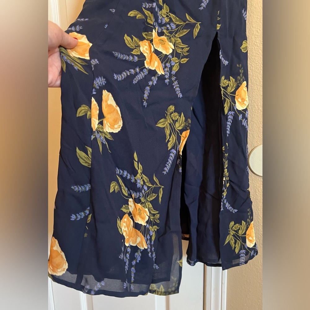 ❤️Reformation Navy Floral Midi Dress. Perfect condition. - Picture 5 of 7